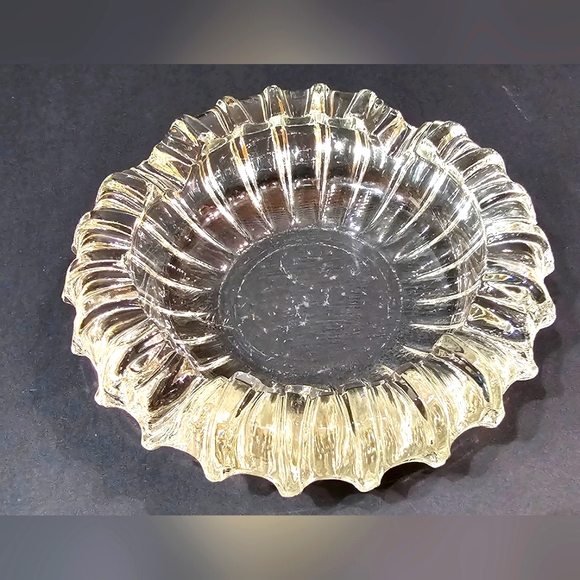 Vintage Ashtray 5.5" Clear Fluted Sharp Line Lot Of 2 EUC - Picture 3 of 9